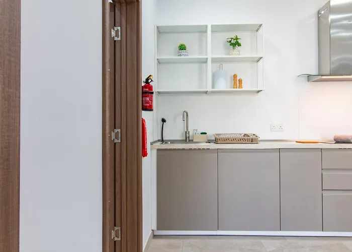 Sandstone Apartment 17